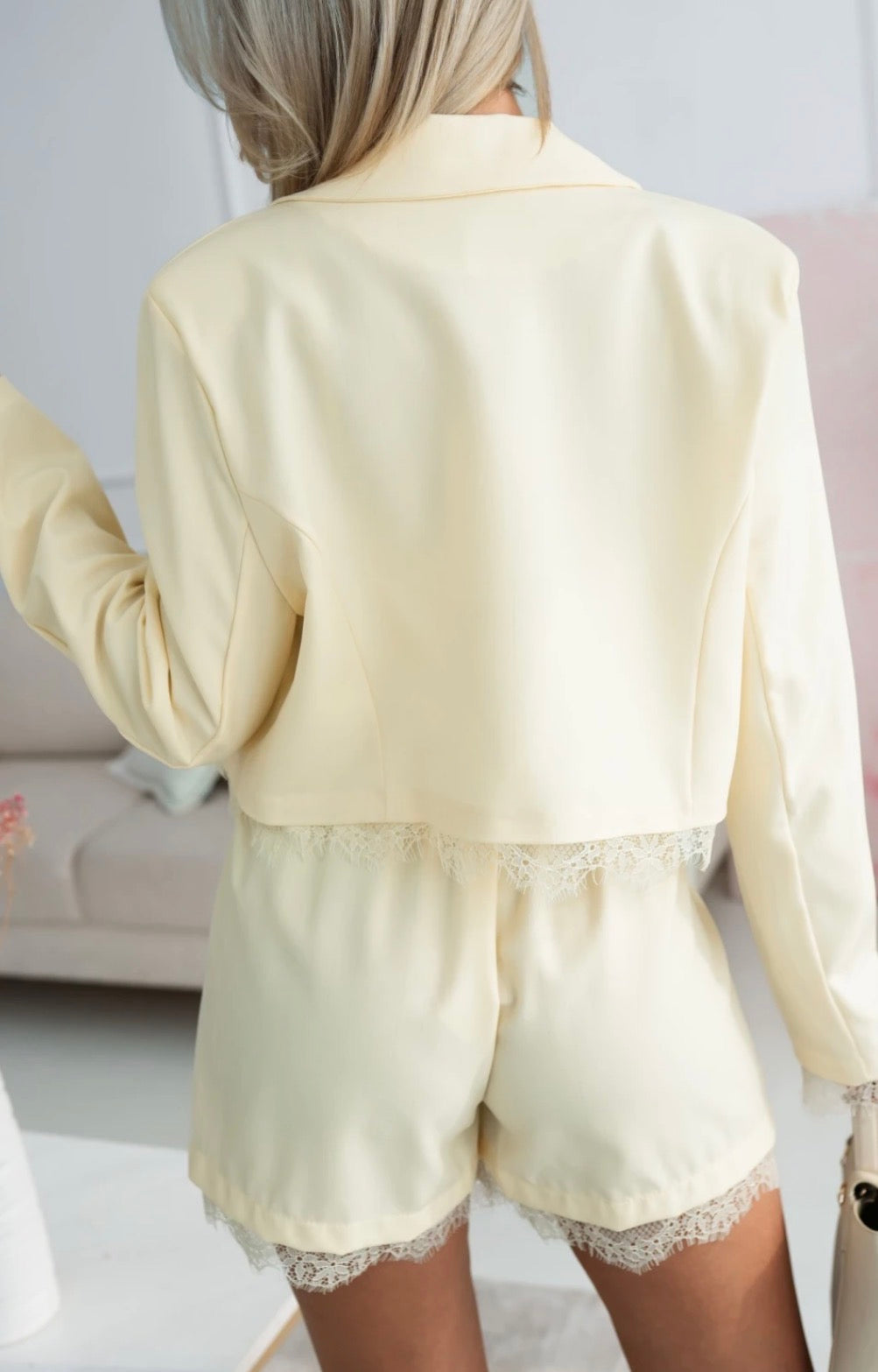 Vireya set – Light yellow