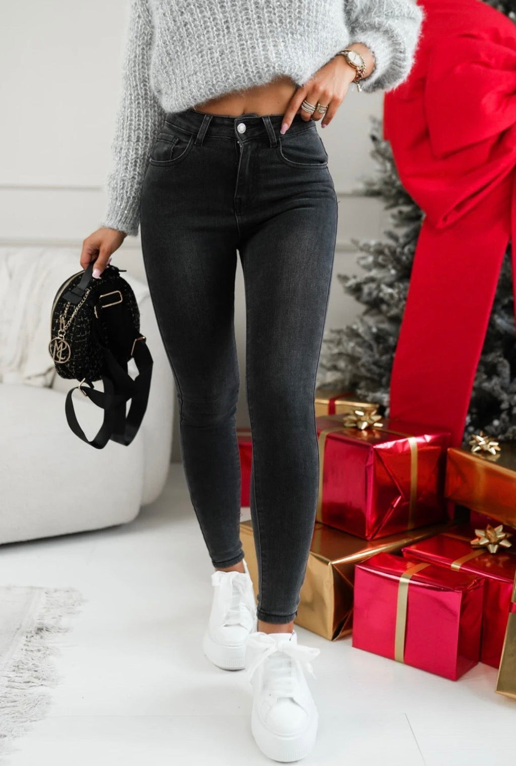 Jeansy Selina – Ciemnoczarny Denim